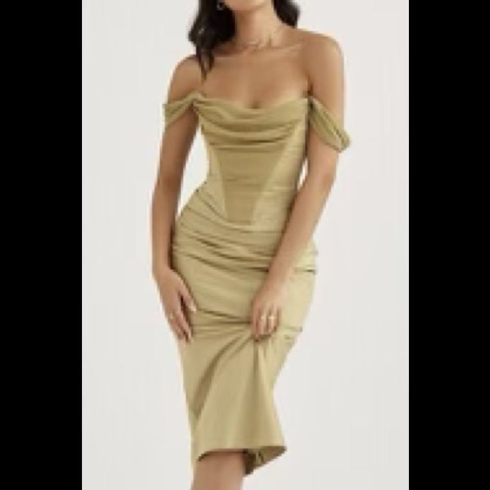 Beautiful dress Good condition